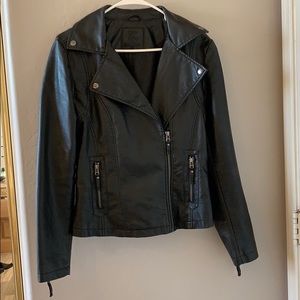 Women’s medium black leather jacket